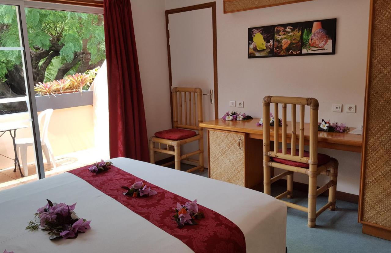 Hotel Hibiscus Papetoai Luaran gambar